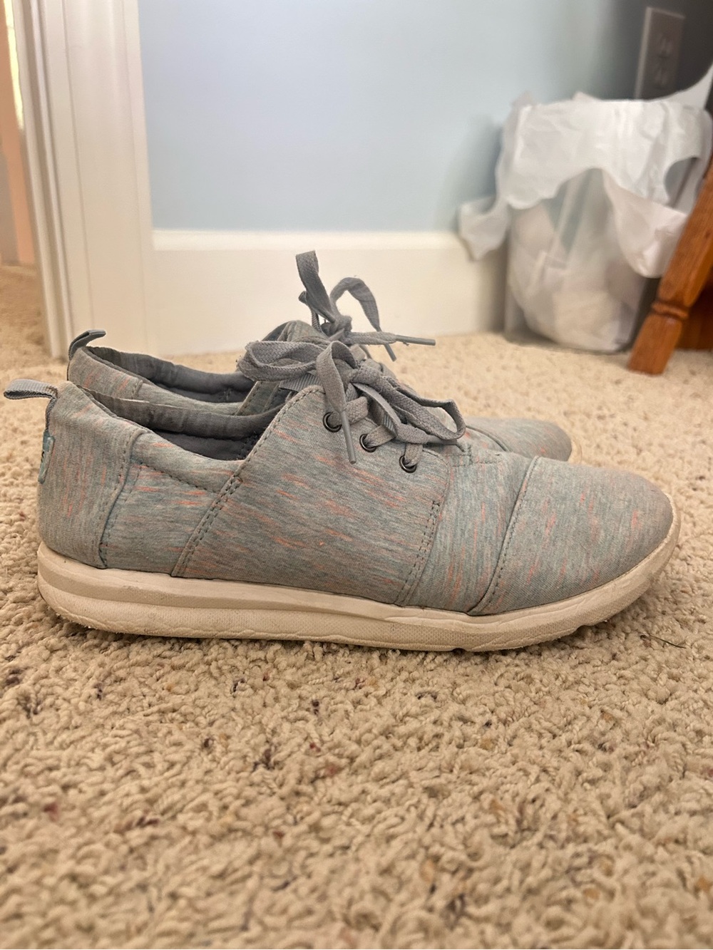 toms sneakers